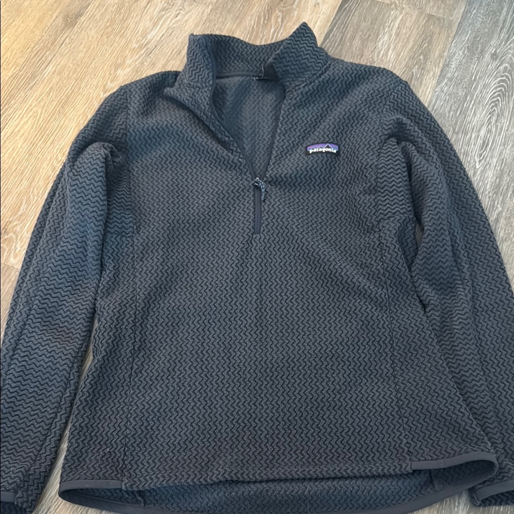 Patagonia blue medium women’s Quarter-Zip Pullover